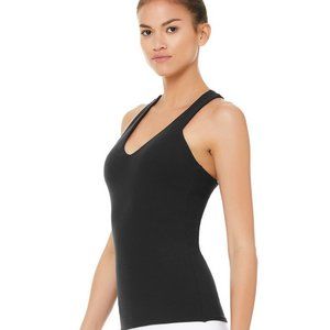 BNWT Alo Yoga Elevate Tank in Black